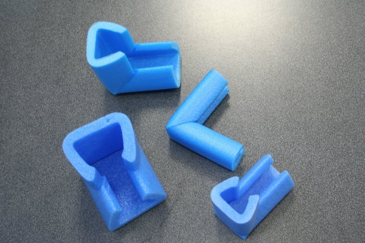 U Schuimprofiel hoekstuk - 45/76mm x 10cm