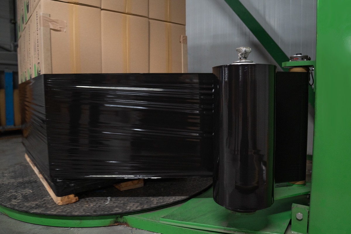 Machinewikkelfolie zwart - 50cm x 1800m x 20my (250% rek)